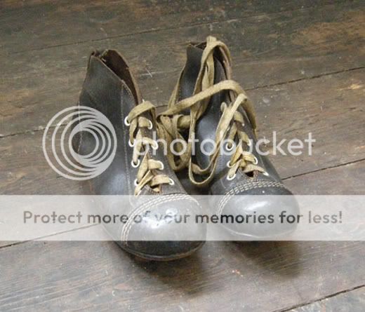 Old-Football-Boots-7422-2-1.jpg