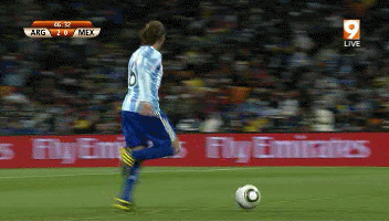Hernandez-vs-Tevez.gif